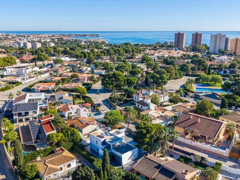 Villa for Sale in Campoamor, Alicante 34