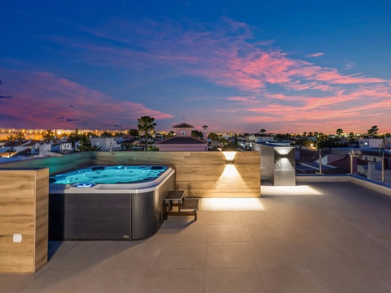 Villa for Sale in Torrevieja, Alicante 17