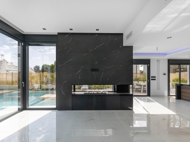 Villa for Sale in Torrevieja, Alicante 31