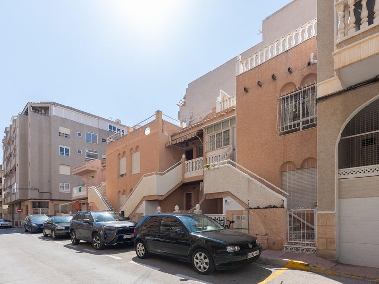 Apartment for Sale in Torrevieja, Alicante 32