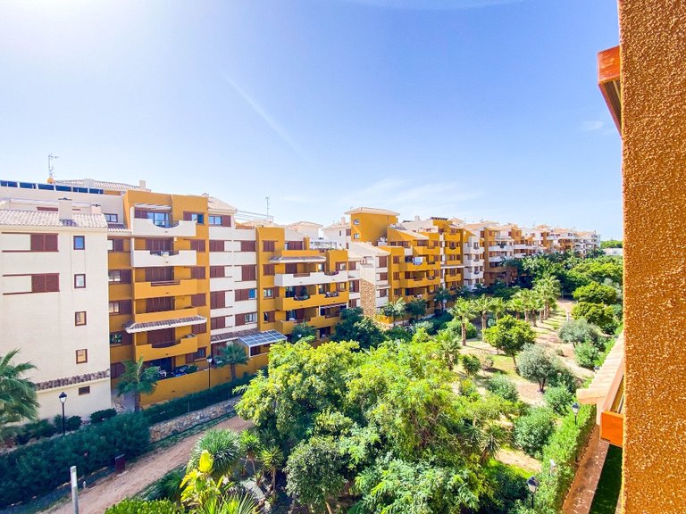 Apartment for Sale in Punta Prima, Alicante 32
