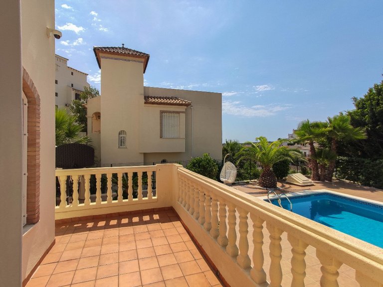 Villa for Sale in Las Ramblas, Alicante 29