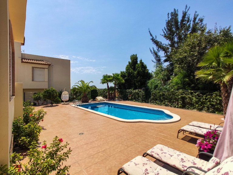 Villa for Sale in Las Ramblas, Alicante 39
