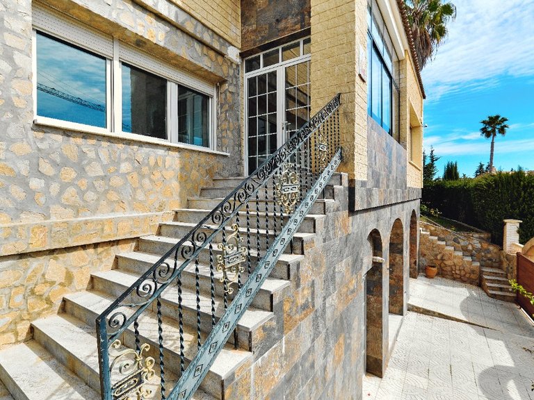 Villa for Sale in Campoamor, Alicante 39