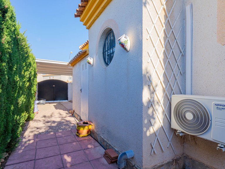 Town House for Sale in Playa Flamenca, Alicante 8
