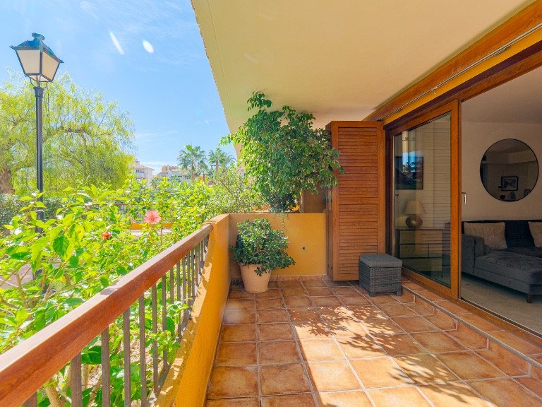 Apartment for Sale in Punta Prima, Alicante 32
