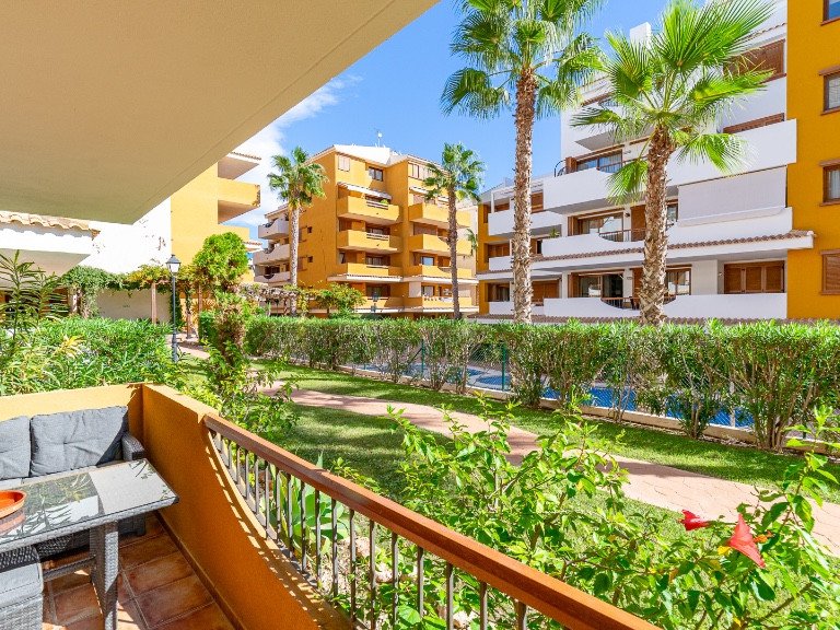 Apartment for Sale in Punta Prima, Alicante 33