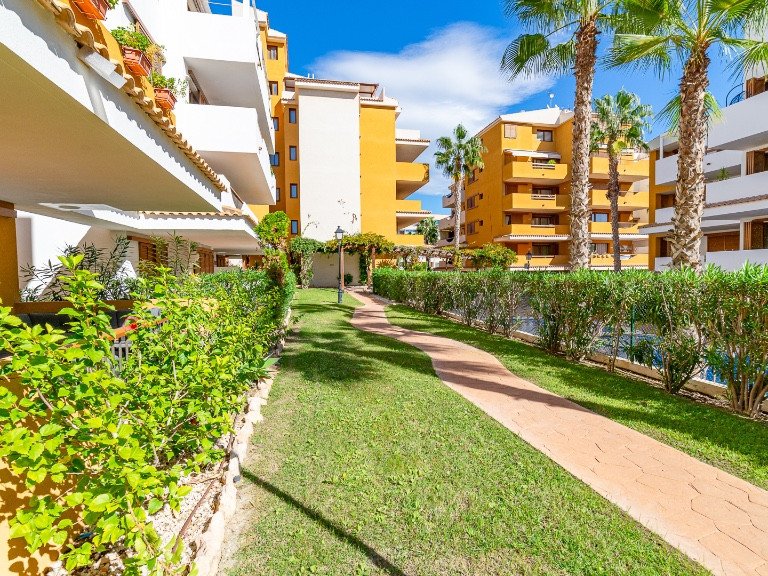 Apartment for Sale in Punta Prima, Alicante 36