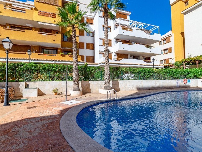 Apartment for Sale in Punta Prima, Alicante 40