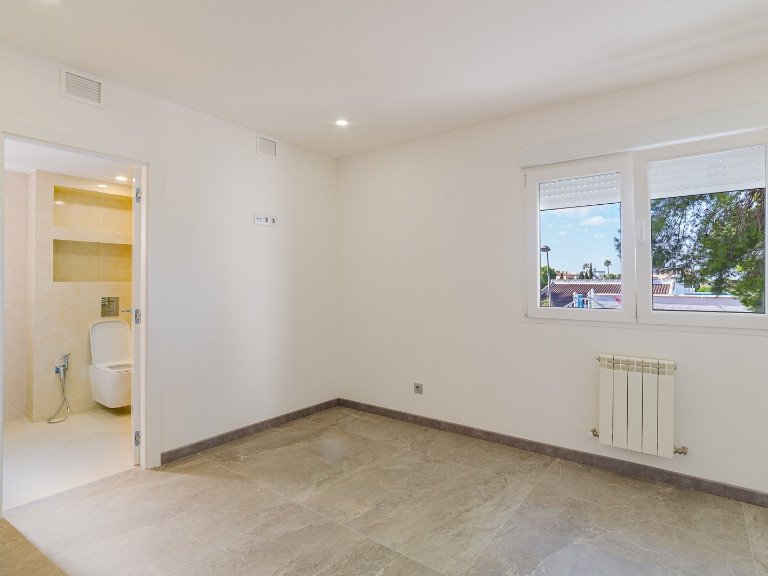 Villa for Sale in Los Balcones, Alicante 15