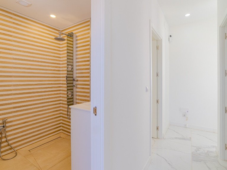Villa for Sale in Los Balcones, Alicante 19