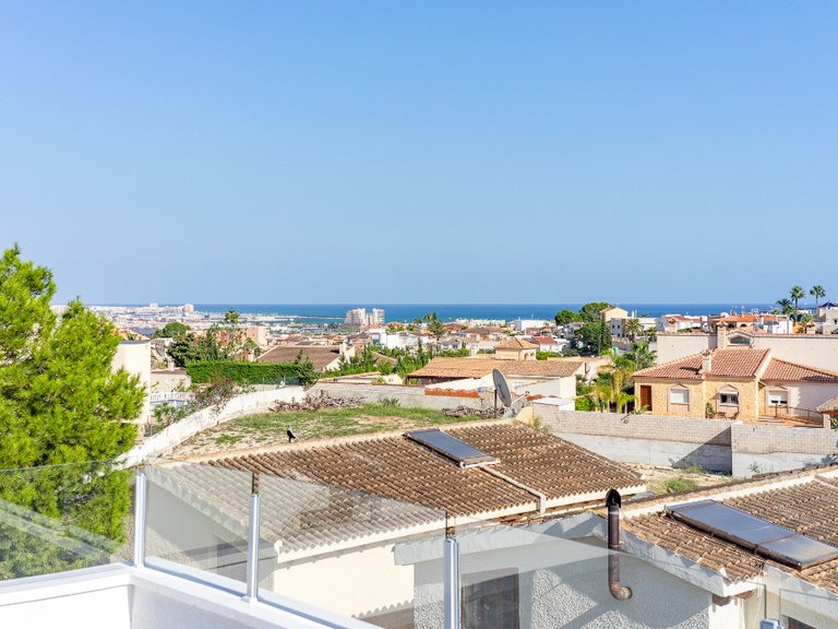 Villa for Sale in Los Balcones, Alicante 27
