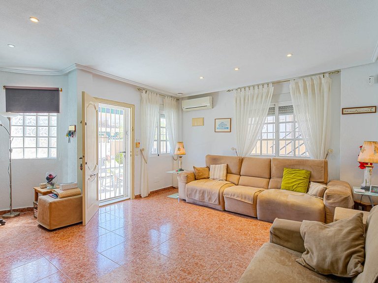 Villa for Sale in Punta Prima, Alicante 2