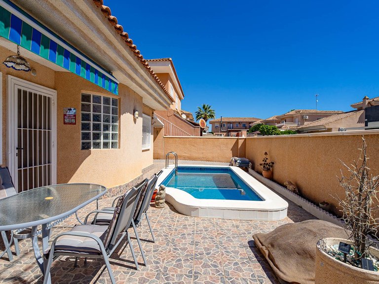 Villa for Sale in Punta Prima, Alicante 9