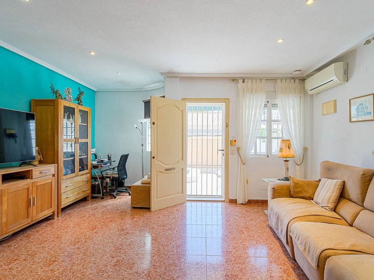 Villa for Sale in Punta Prima, Alicante 11