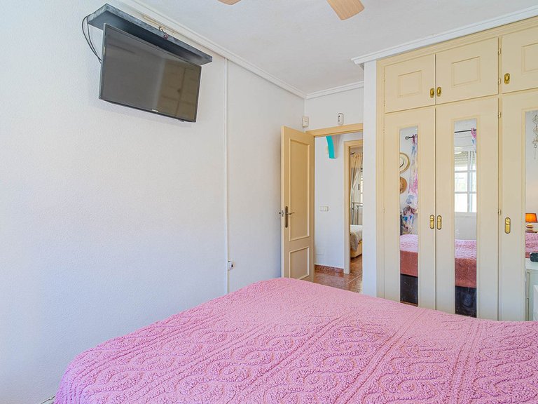 Villa for Sale in Punta Prima, Alicante 25