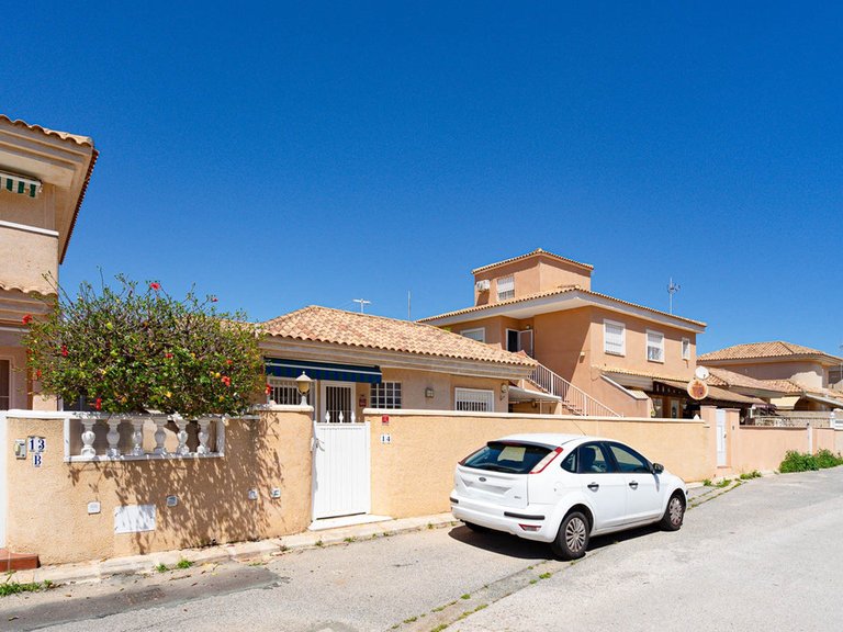 Villa for Sale in Punta Prima, Alicante 40