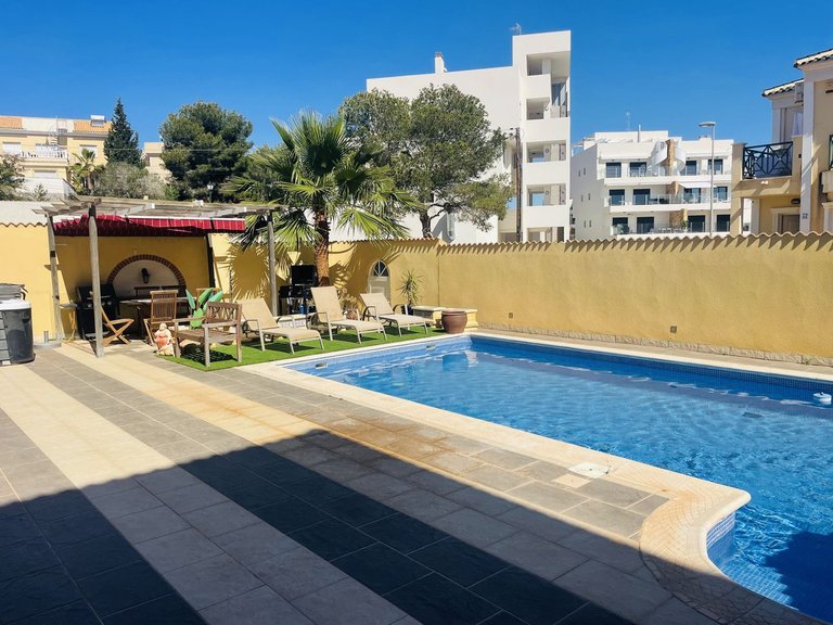 Villa for Sale in Villamartin, Alicante 3