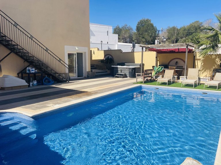 Villa for Sale in Villamartin, Alicante 4
