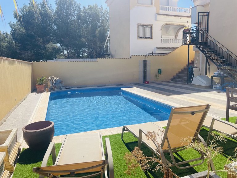 Villa for Sale in Villamartin, Alicante 5