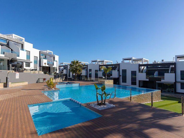 Apartment for Sale in Punta Prima, Alicante 3