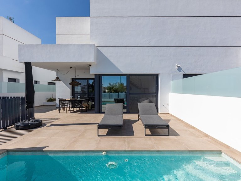 Villa for Sale in Dolores, Alicante 1
