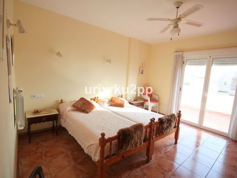 Villa for Sale in Torrevieja, Alicante 10