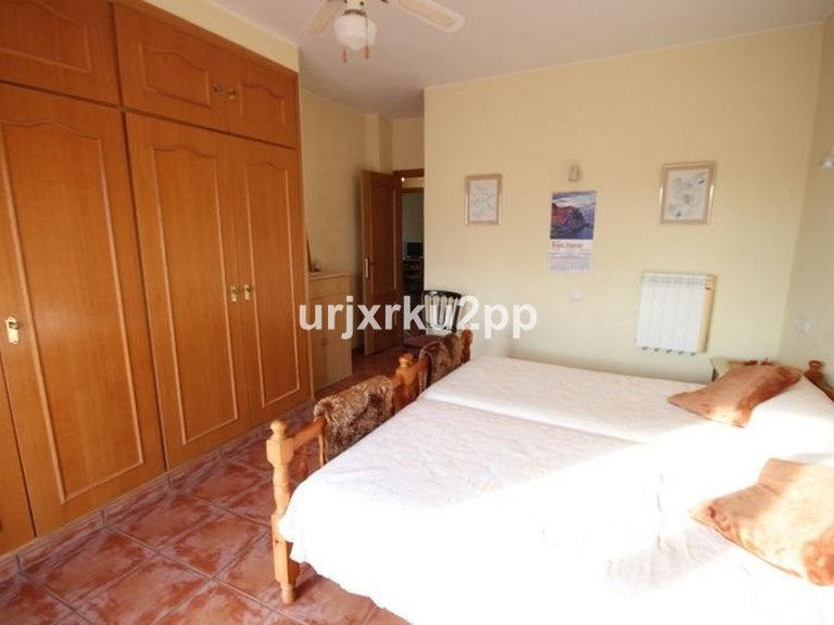 Villa for Sale in Torrevieja, Alicante 11