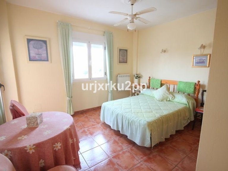 Villa for Sale in Torrevieja, Alicante 15