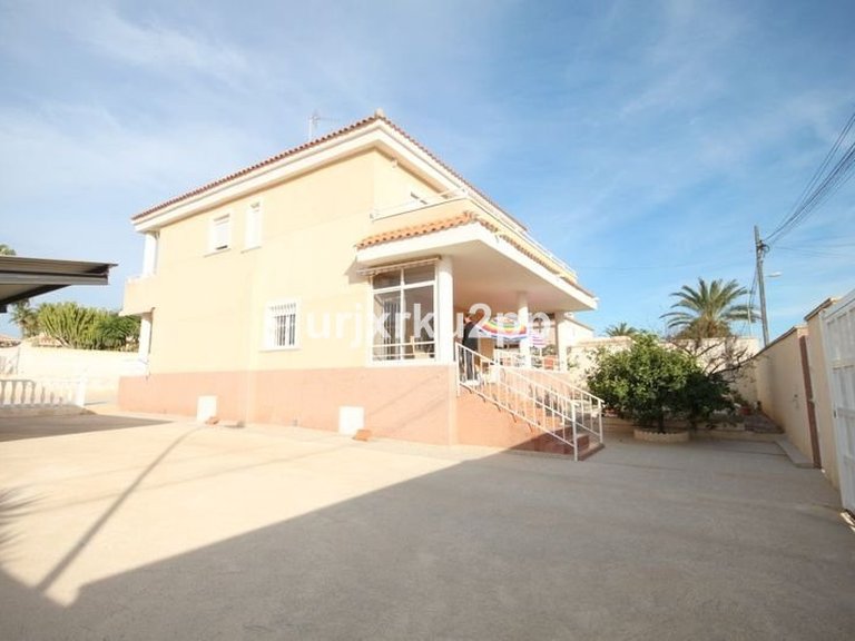 Villa for Sale in Torrevieja, Alicante 26