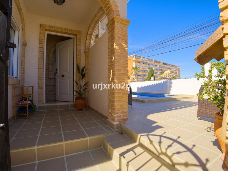 Villa for Sale in Torrevieja, Alicante 5