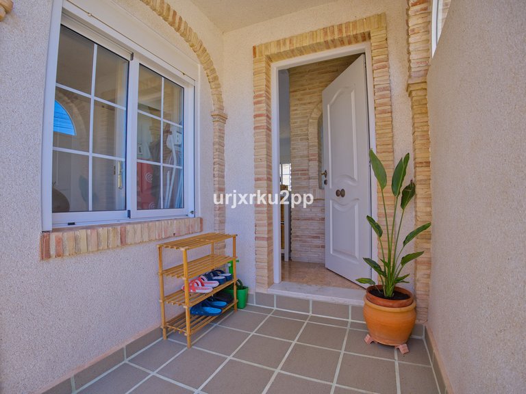 Villa for Sale in Torrevieja, Alicante 13