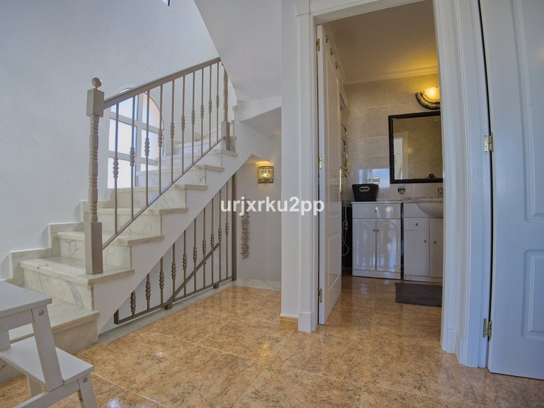 Villa for Sale in Torrevieja, Alicante 28