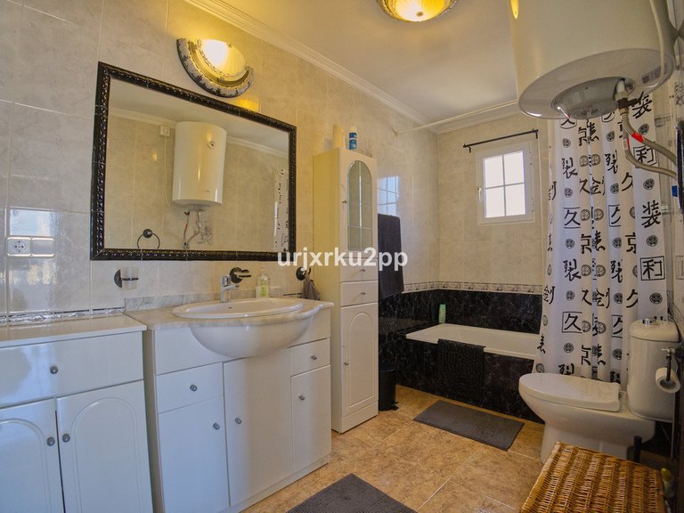 Villa for Sale in Torrevieja, Alicante 29