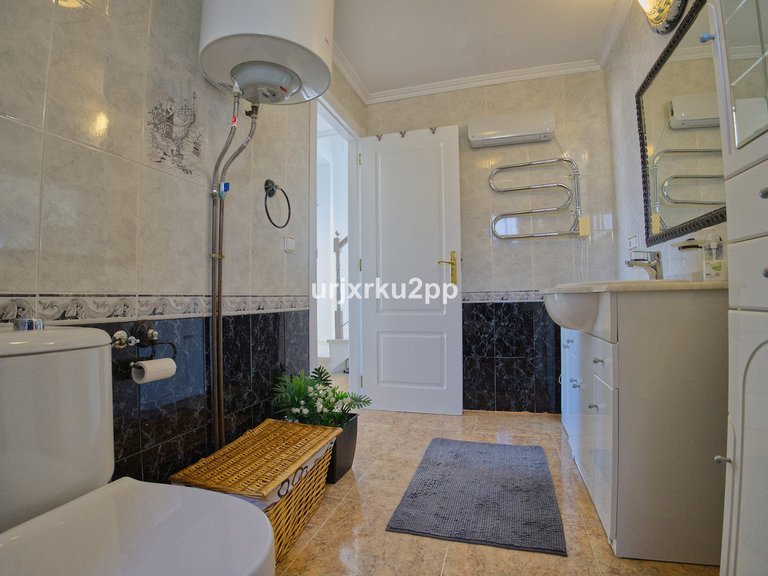 Villa for Sale in Torrevieja, Alicante 30