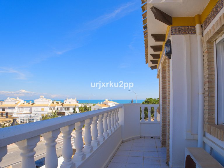 Villa for Sale in Torrevieja, Alicante 32