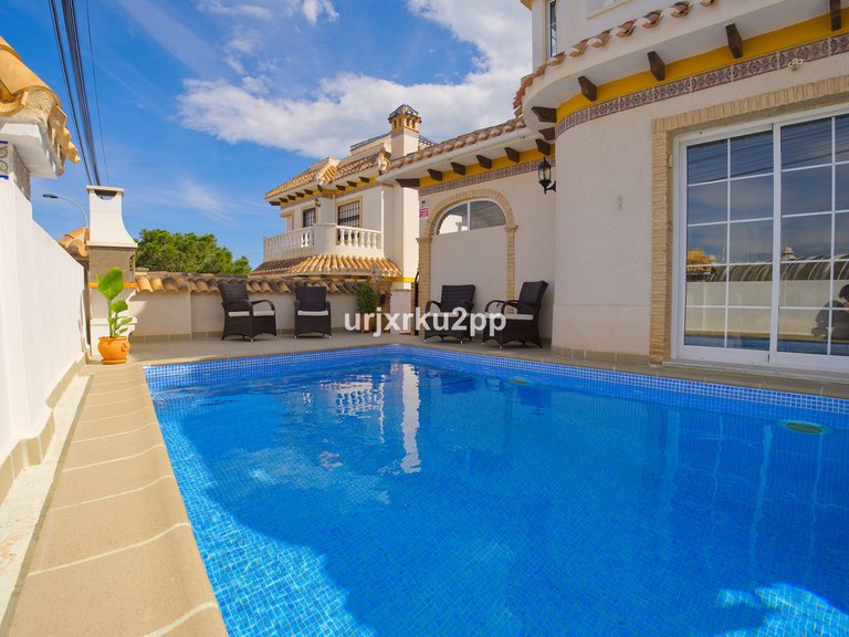 Villa for Sale in Torrevieja, Alicante 41