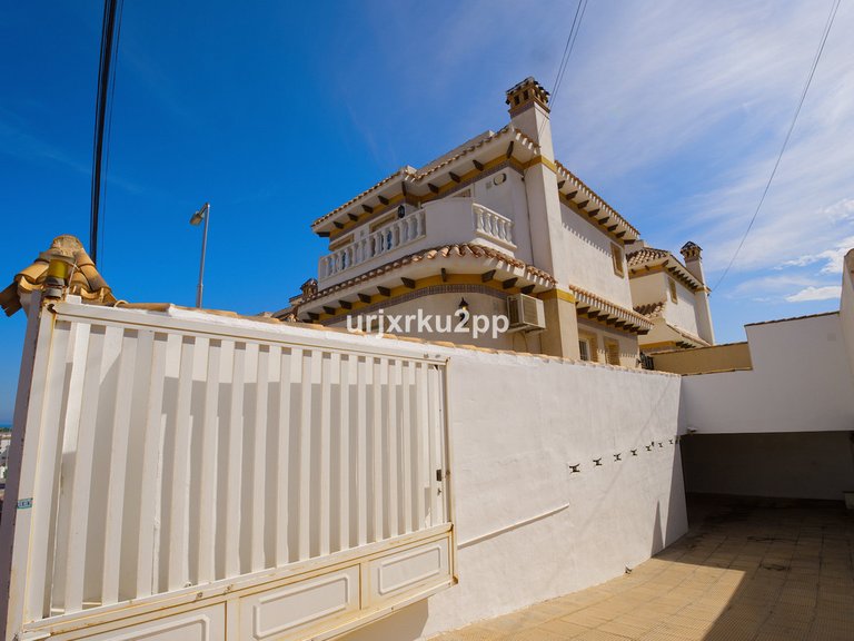 Villa for Sale in Torrevieja, Alicante 42
