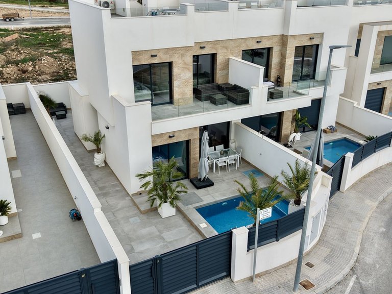 Villa for Sale in Los Montesinos, Alicante 2