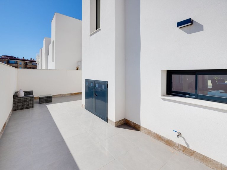 Villa for Sale in Los Montesinos, Alicante 10