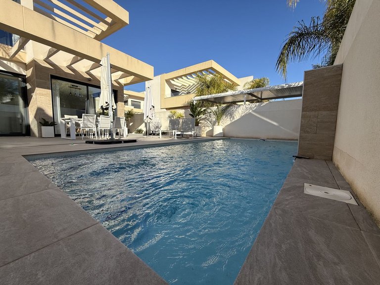 Villa for Sale in Los Montesinos, Alicante 8