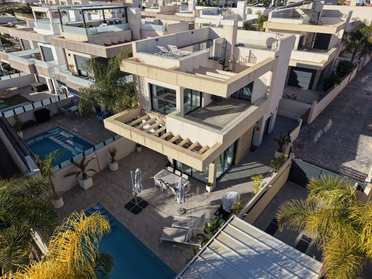 Villa for Sale in Los Montesinos, Alicante 13