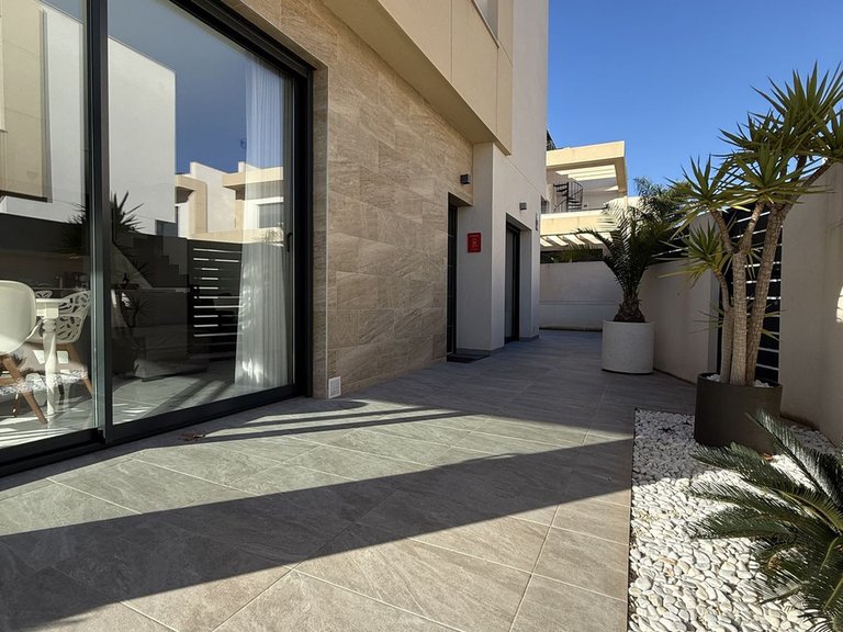 Villa for Sale in Los Montesinos, Alicante 19