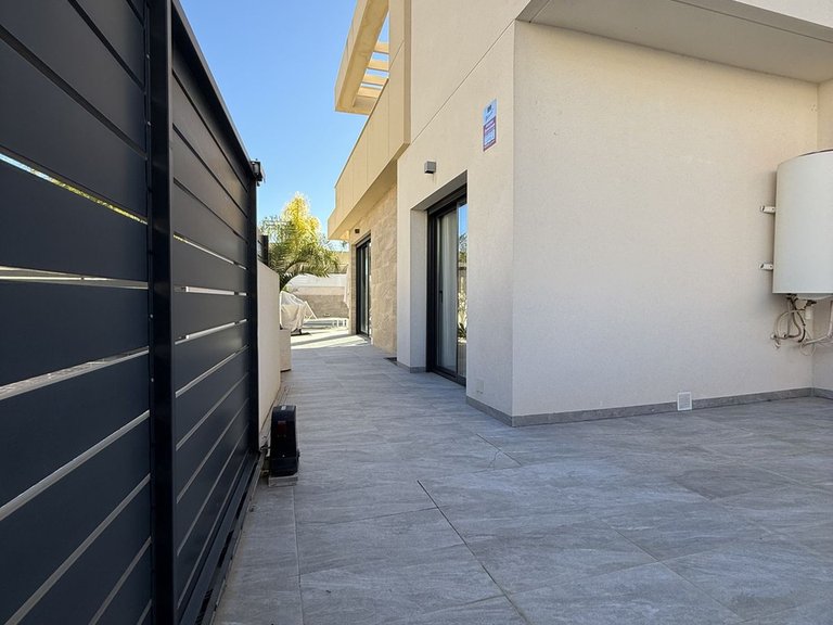 Villa for Sale in Los Montesinos, Alicante 22