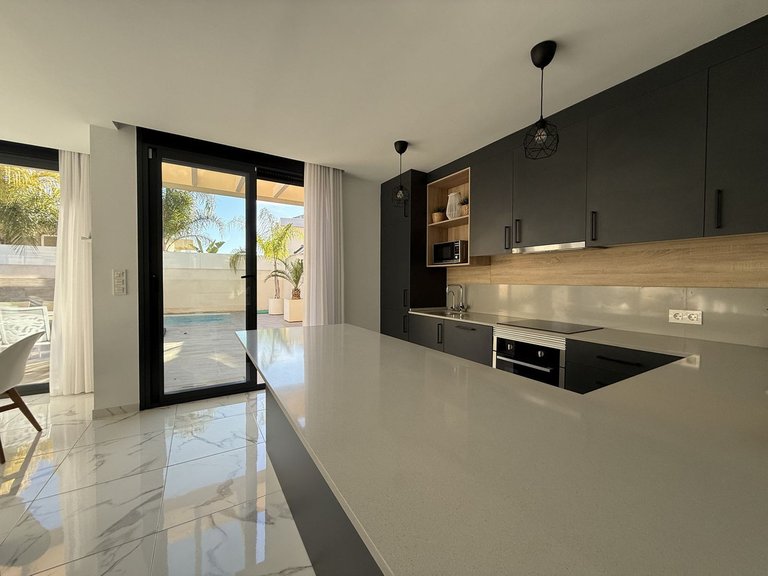 Villa for Sale in Los Montesinos, Alicante 36