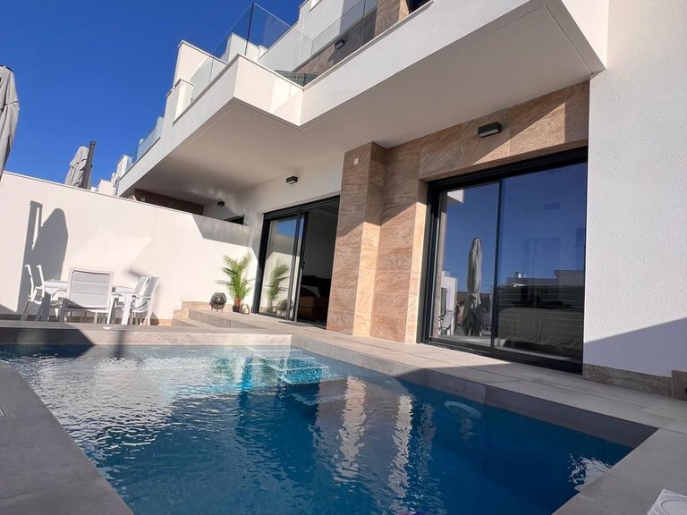 Villa for Sale in Los Montesinos, Alicante 3