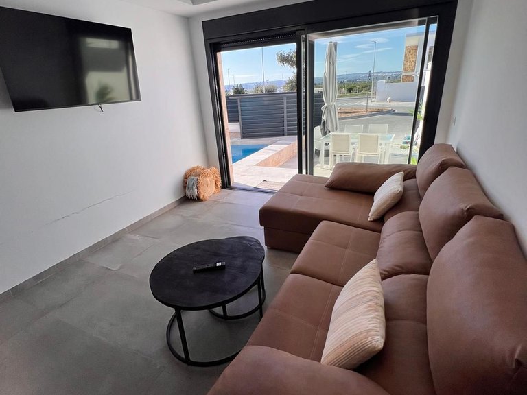 Villa for Sale in Los Montesinos, Alicante 9