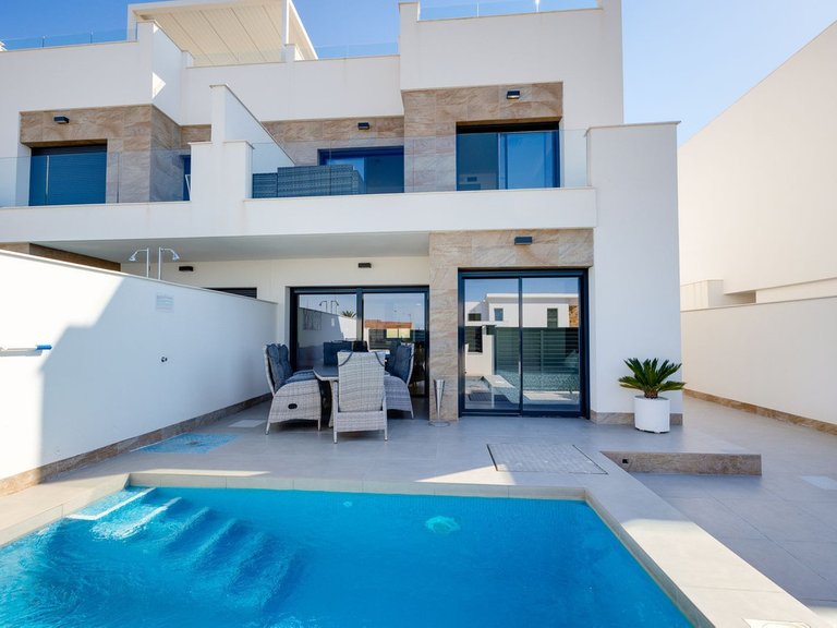 Villa for Sale in Los Montesinos, Alicante 2