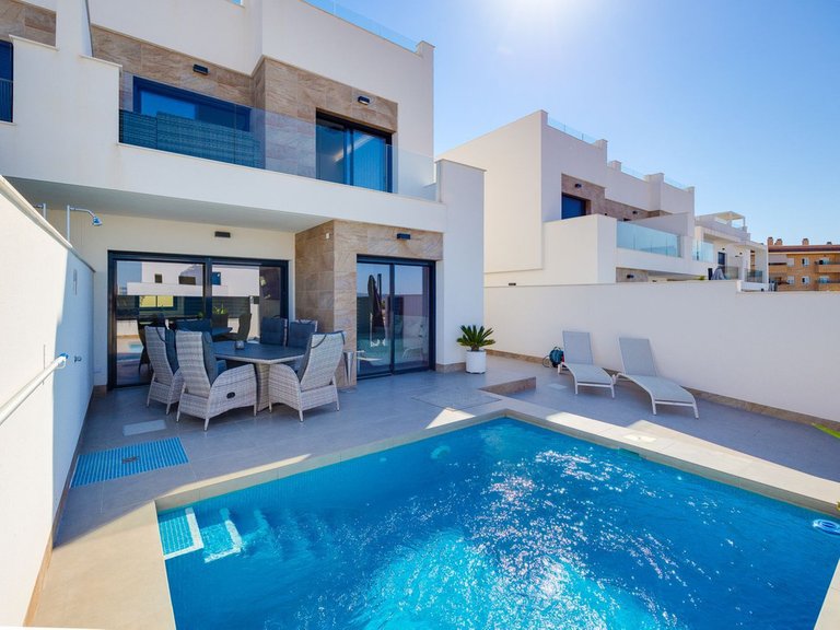 Villa for Sale in Los Montesinos, Alicante 3
