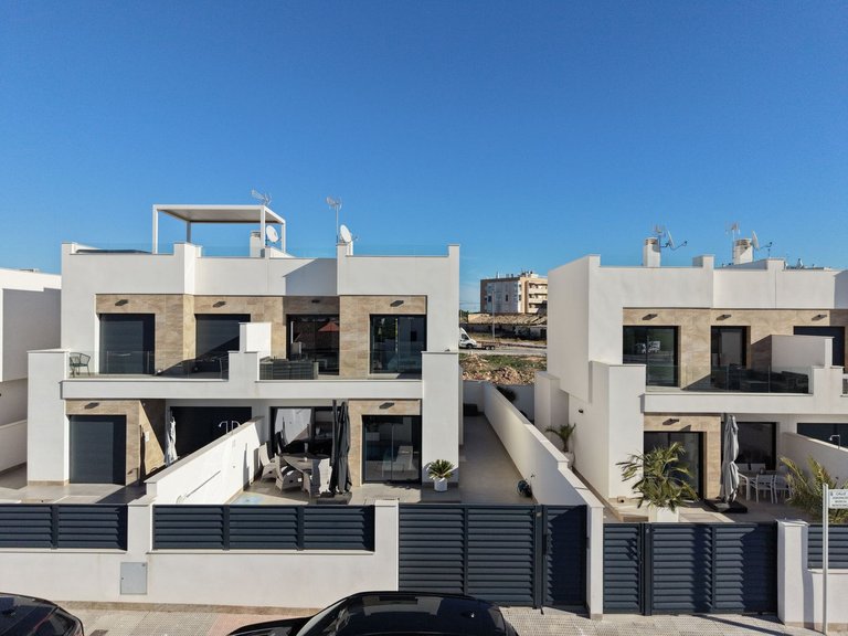 Villa for Sale in Los Montesinos, Alicante 6